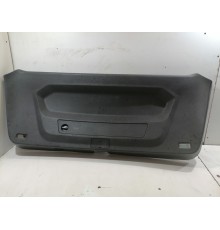 Обшивка крышки багажника