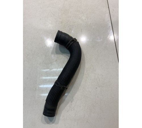 Патрубок системы охлаждения