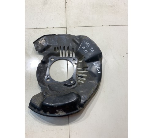 Передний правый пыльник тормозного диска