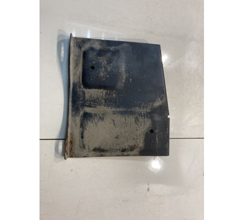 Защита двигателя правая