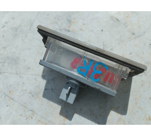 Плафон подсветки номера правый