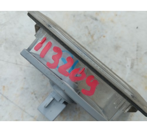 Плафон подсветки номера правый