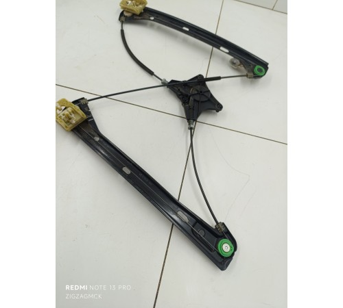 Стеклоподъемник двери передний левый