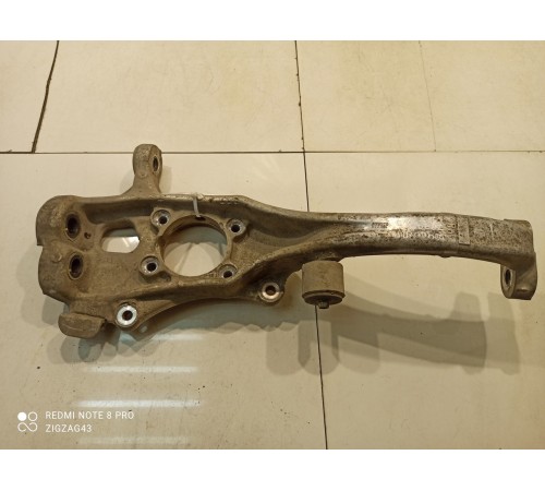 Поворотный кулак(передний правый)