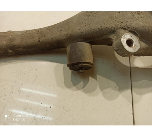 Поворотный кулак(передний правый)