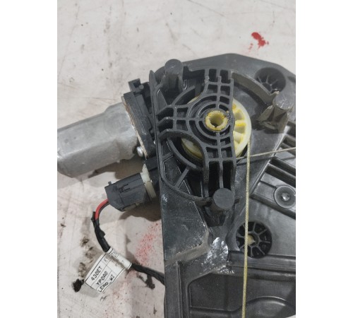 Стеклоподъемник сдвижной двери левый