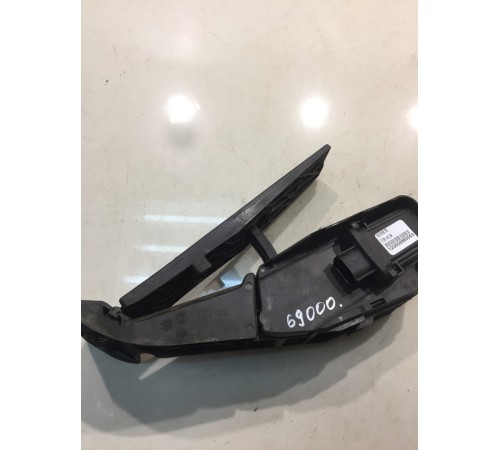 Педаль акселератора