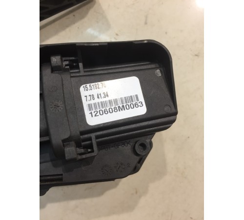 Педаль акселератора