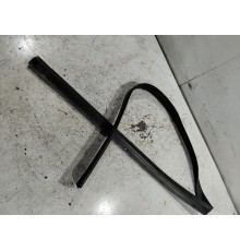 Уплотнитель порога нижний