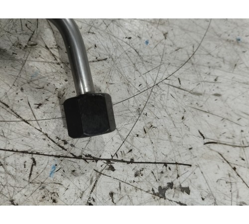 Трубка топливная