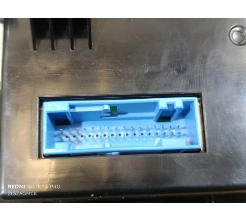 Панель приборов (дисплей информационный)