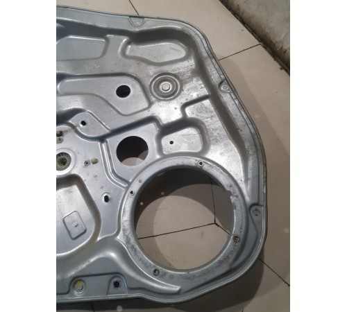 Стеклоподъемник задний правый