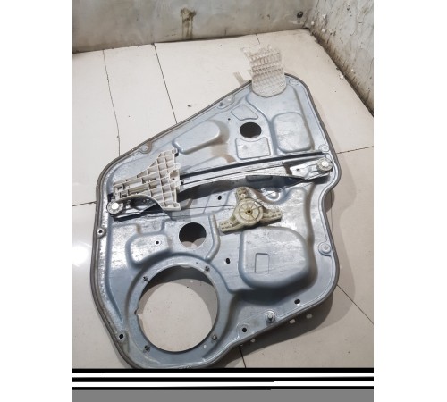 Стеклоподъемник задний правый