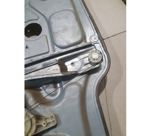 Стеклоподъемник задний правый