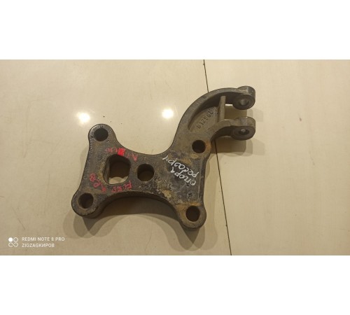 Кронштейн(крепление) опоры рессоры левый