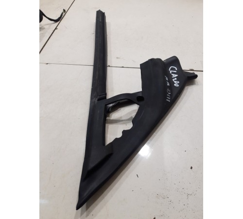 Уплотнитель двери (передний, правый)