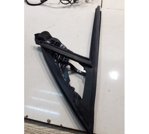 Уплотнитель двери (передний, правый)