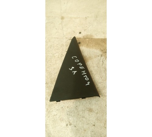 Уголок двери задней левой