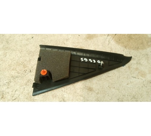 Уголок двери задней левой