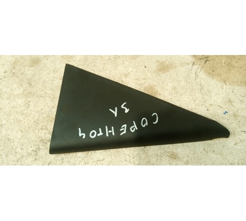 Уголок двери задней левой