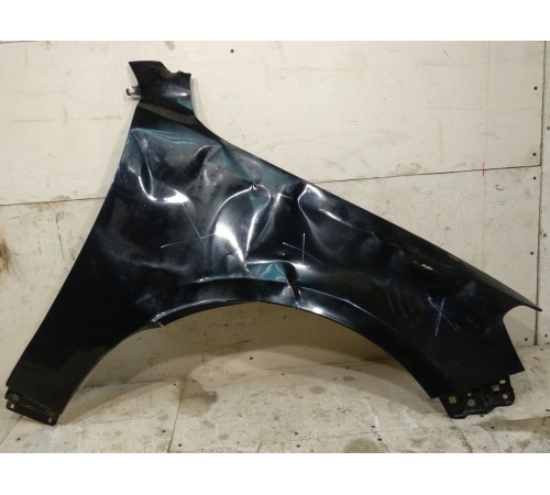 Крыло переднее правое