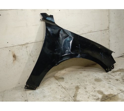 Крыло переднее правое