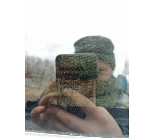 Глухое стекло кузова левое, форточка