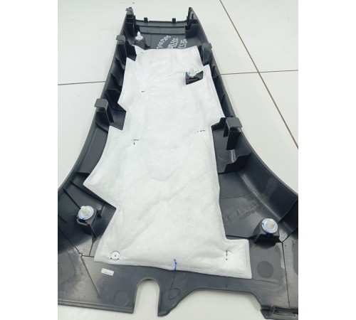 Обшивка центральной стойки правая нижняя