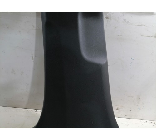 Накладка средней стойки левая