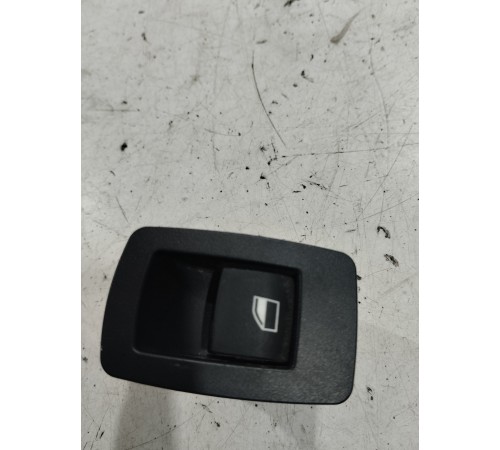 Кнопка стеклоподъемника (задняя левая)