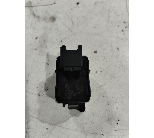 Кнопка стеклоподъемника (задняя левая)