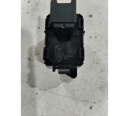 Кнопка стеклоподъемника (задняя левая)