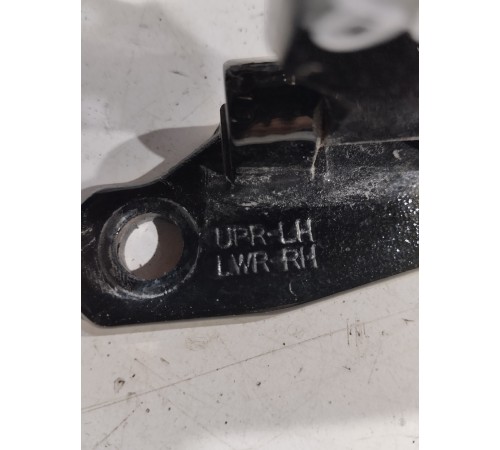 Петля двери(задняя правая нижняя)