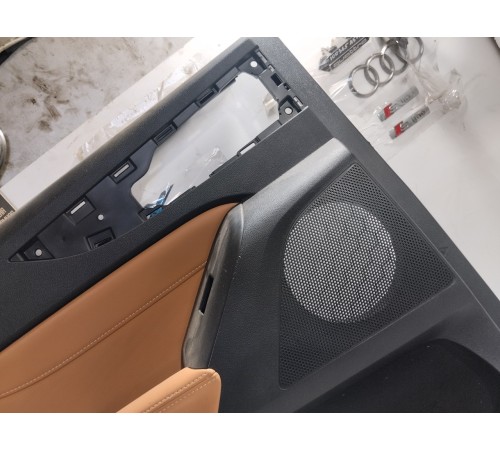 Обшивка двери задняя левая