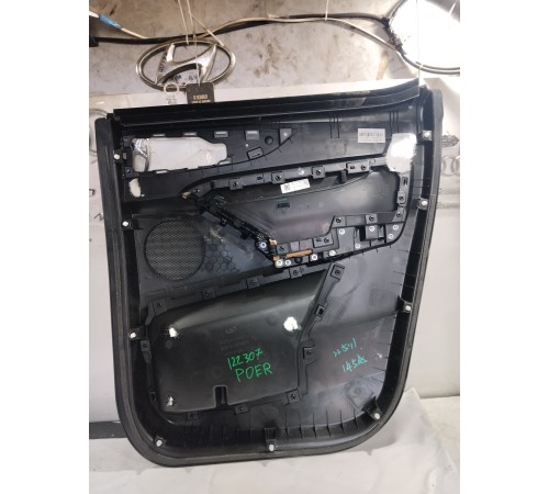 Обшивка двери задняя левая