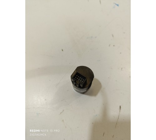 Кнопка запуска двигателя