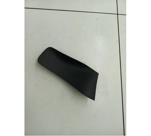 Накладка обшивки стойки задняя правая