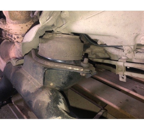 Подушка двигателя перед. прав.