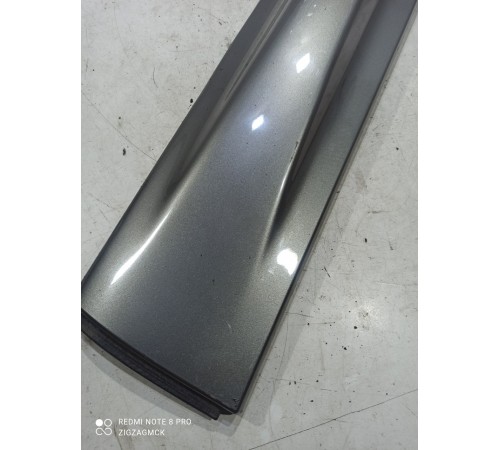 Молдинг двери(передний правый)