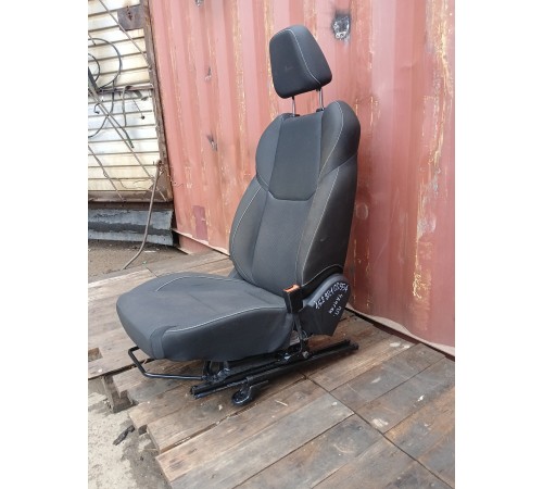 Сиденье переднее правое