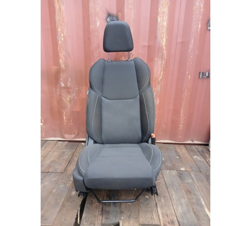 Сиденье переднее правое