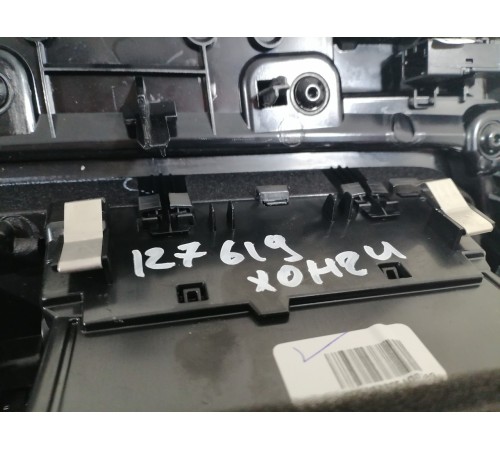 Воздушный дефлектор центральный с декоративной накладкой торпедо