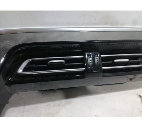 Воздушный дефлектор центральный с декоративной накладкой торпедо