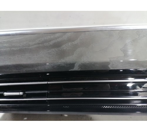 Воздушный дефлектор центральный с декоративной накладкой торпедо