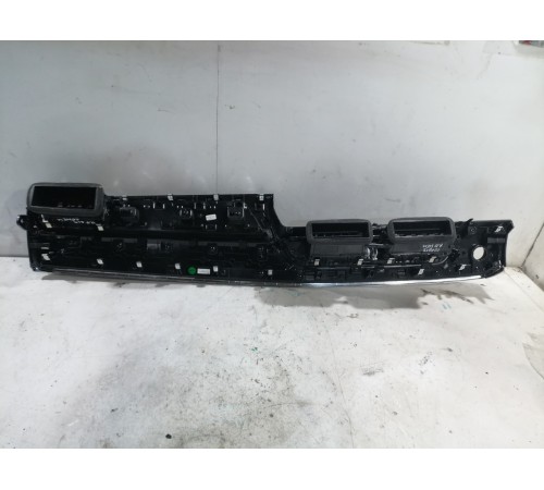 Воздушный дефлектор центральный с декоративной накладкой торпедо