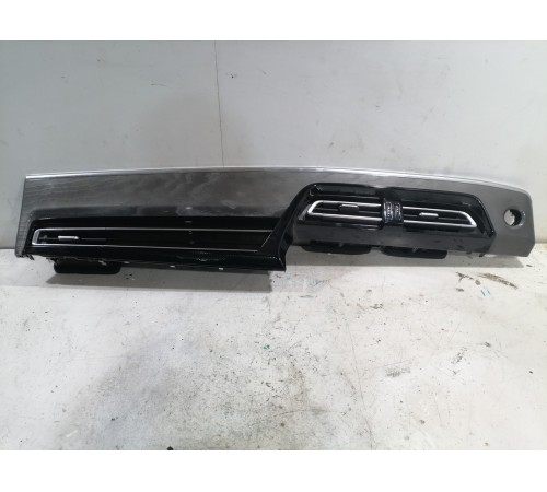 Воздушный дефлектор центральный с декоративной накладкой торпедо