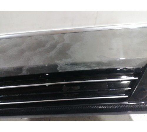 Воздушный дефлектор центральный с декоративной накладкой торпедо