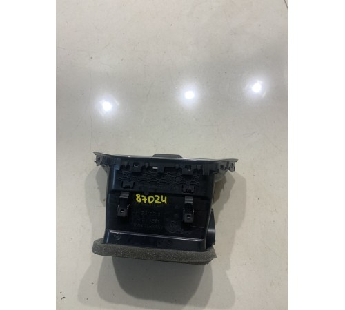 Воздушный дефлектор правый