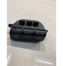 Кнопочный переключатель управления автомагнитолой (левый)