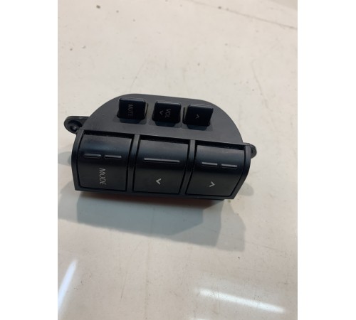 Кнопочный переключатель управления автомагнитолой (левый)